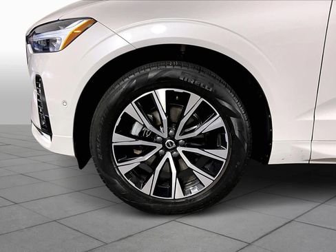 Used 2024 Volvo XC60 B5 Plus w/ Protection Package Premier image 11
