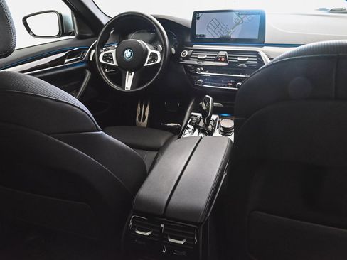 Used 2023 BMW 530e xDrive w/ Premium Package image 37