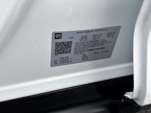 Certified 2024 GMC Acadia Denali w/ Super Cruise Package FWD image 25