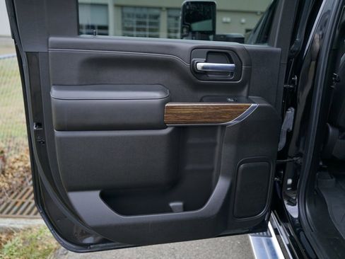 Used 2022 Chevrolet Silverado 3500 High Country w/ Z71 Off-Road Package image 30