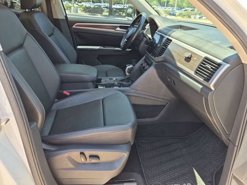 Used 2019 Volkswagen Atlas SEL R-Line FWD image 23