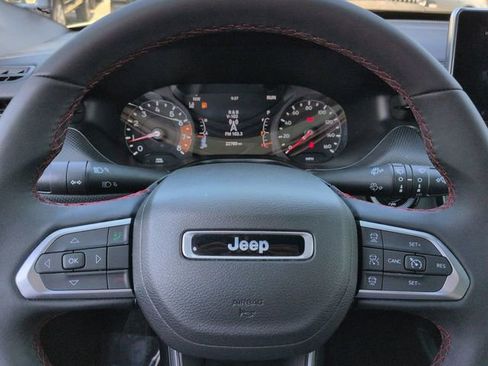 Certified 2025 Jeep Compass Trailhawk AWD/4WD image 31