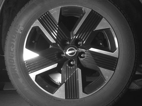 Used 2025 Nissan Kicks SV image 15