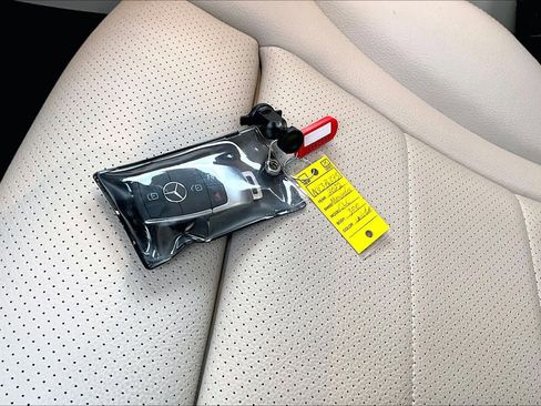 Used 2022 Mercedes-Benz GLC 300 GLC 300 image 13