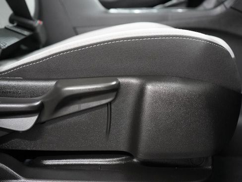 Used 2021 Chevrolet Equinox LS FWD image 21