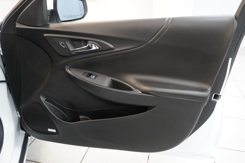 Used 2018 Chevrolet Malibu LT w/ Leather Package FWD image 34