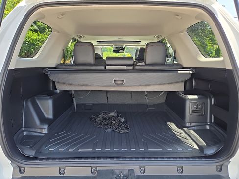 Used 2024 Toyota 4Runner TRD Off-Road Premium w/ Moonroof Package AWD/4WD image 29