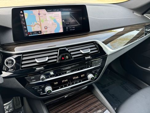 Used 2019 BMW 540i w/ M Sport Package image 35