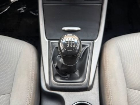 Used 2014 Hyundai Elantra SE FWD image 12