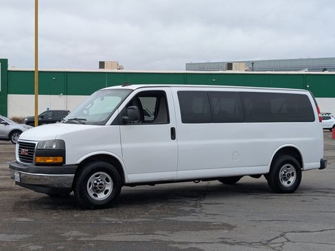 Used 2018 GMC Savana 3500 LT w/ LT Preferred Equipment Group image 2