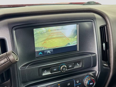Used 2018 Chevrolet Silverado 1500 Custom w/ Custom Value Package AWD/4WD image 18