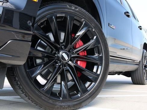 Certified 2025 Cadillac Escalade V w/ LPO, ONYX Package image 8