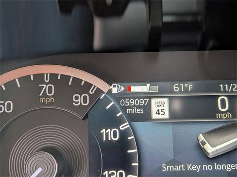 Used 2023 Land Rover Defender 110 X-Dynamic SE image 19