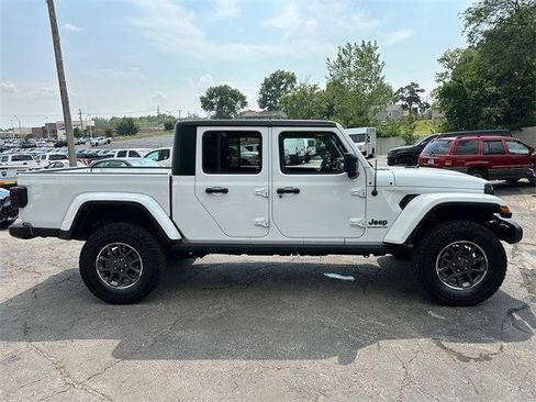 Used 2021 Jeep Gladiator Willys image 5