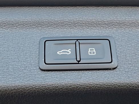 Used 2024 Audi Q3 2.0T Premium Plus w/ Premium Plus Package image 32