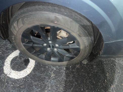 Used 2023 Kia Carnival SX Prestige image 11