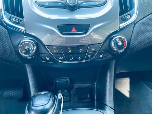 Used 2017 Chevrolet Cruze LT w/ Convenience Package image 17