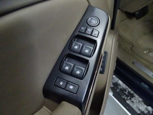 Used 2018 GMC Yukon SLT w/ Open Road Package image 11