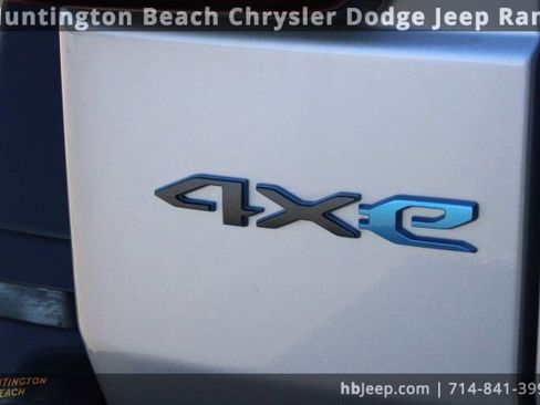 Used 2022 Jeep Wrangler Unlimited Rubicon 4xe image 6