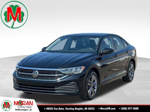 Certified 2023 Volkswagen Jetta SE FWD image 1