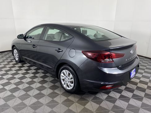 Used 2020 Hyundai Elantra SE FWD image 8