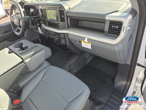 New 2026 Ford F250 XL w/ XL Chrome Package image 13