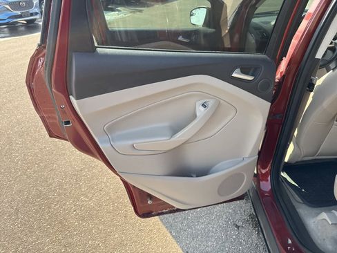 Used 2014 Ford Escape SE w/ Equipment Group 201A image 17