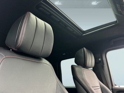Used 2022 Mercedes-Benz G 550 image 15