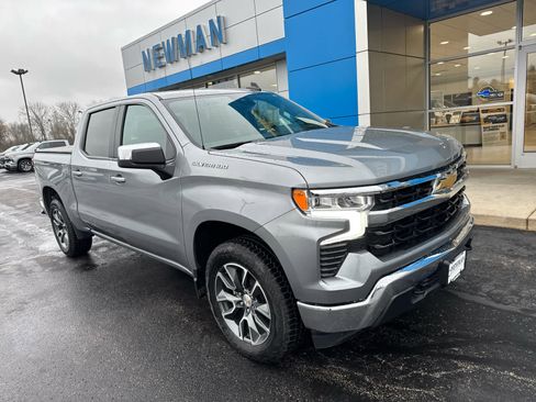 Used 2024 Chevrolet Silverado 1500 LT image 1