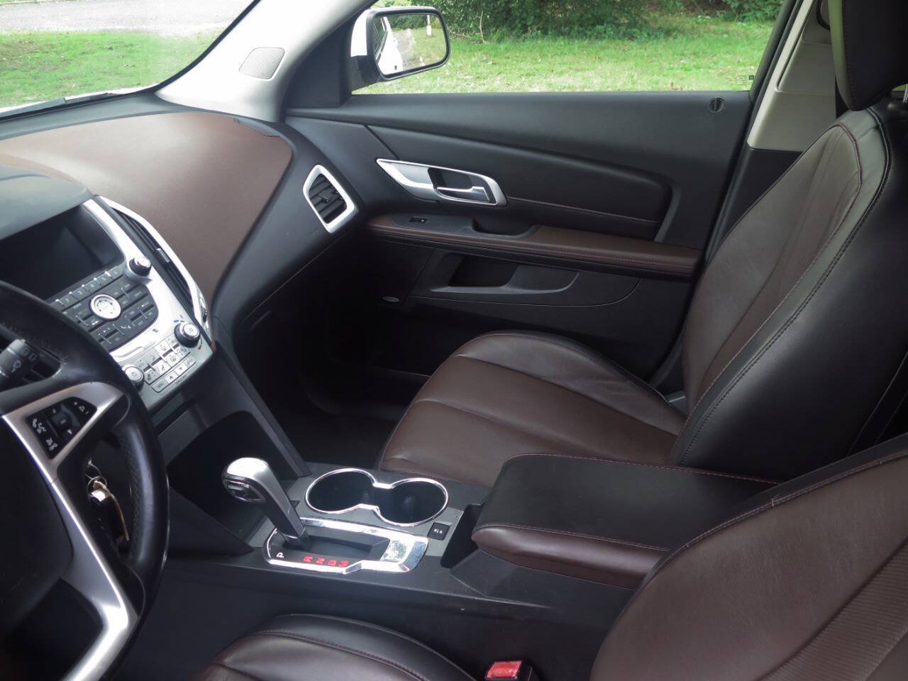 Used 2011 GMC Terrain SLT w/ Cargo Package FWD image 13