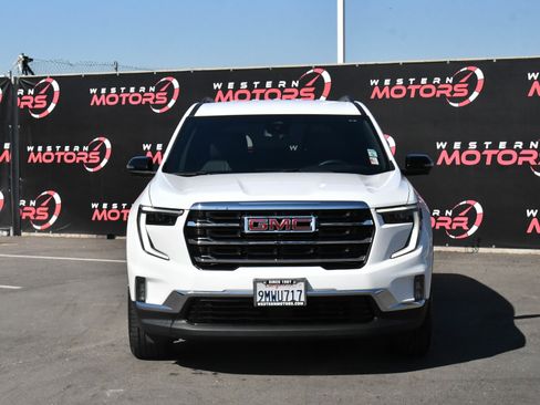 Used 2024 GMC Acadia Elevation image 2