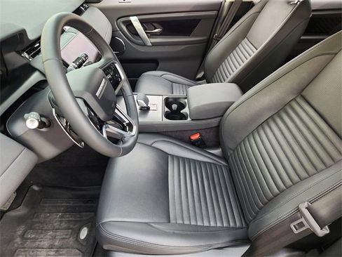 Used 2025 Land Rover Discovery Sport S image 13