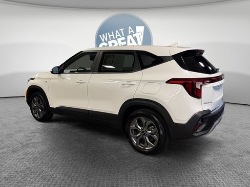 Certified 2025 Kia Seltos LX AWD/4WD image 6