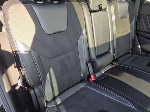 Used 2024 Ford Edge ST w/ Equipment Group 401A AWD/4WD image 19