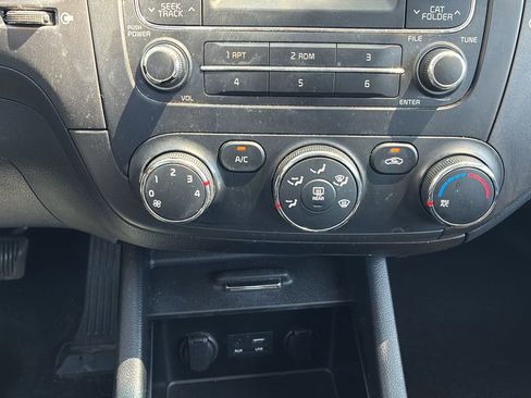 Used 2016 Kia Forte LX FWD image 26