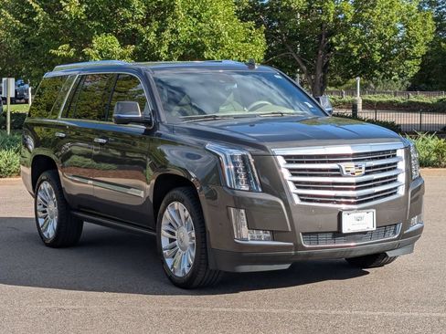 Used 2020 Cadillac Escalade Platinum AWD/4WD image 6