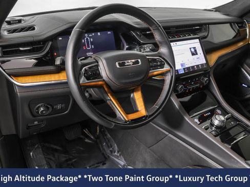 Used 2024 Jeep Grand Cherokee L Summit AWD/4WD image 5