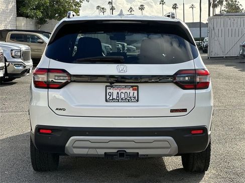 Used 2024 Honda Pilot TrailSport image 5