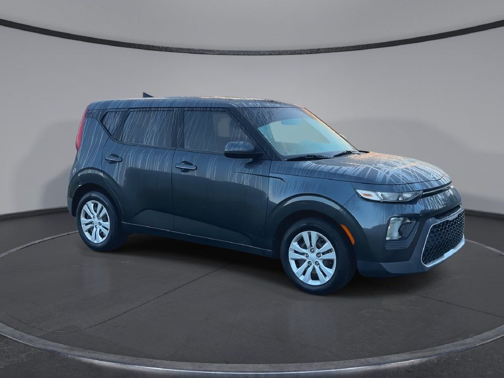Used 2022 Kia Soul LX FWD image 2