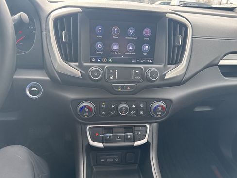 Used 2023 GMC Terrain SLT w/ Elevation Edition image 5