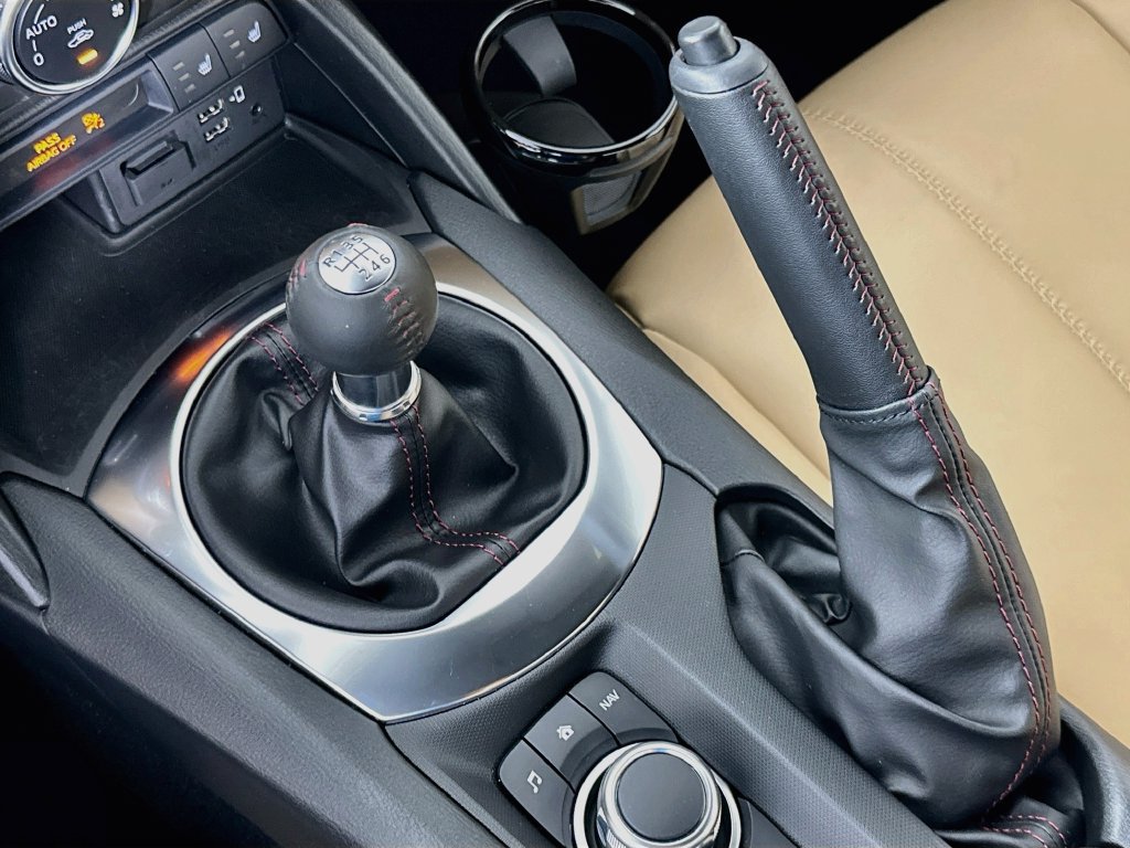 Used 2019 MAZDA MX-5 Miata RF Grand Touring w/ Appearance Package RWD image 17
