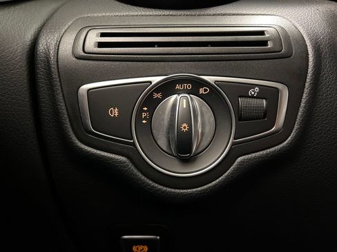 Used 2019 Mercedes-Benz GLC 300 image 28