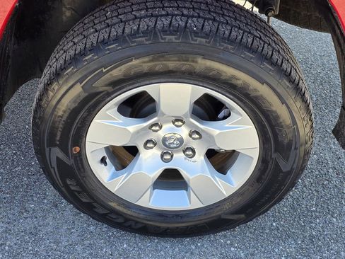 Used 2023 RAM 1500 Big Horn AWD/4WD image 32