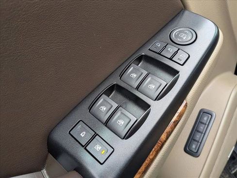 Used 2020 Chevrolet Tahoe Premier AWD/4WD image 11