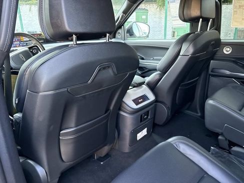 New 2027 Lincoln Navigator Reserve w/ Jet Appearance Package AWD/4WD image 17