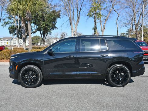 Used 2025 Chevrolet Traverse RS w/ LPO, Floor Liner Package image 3