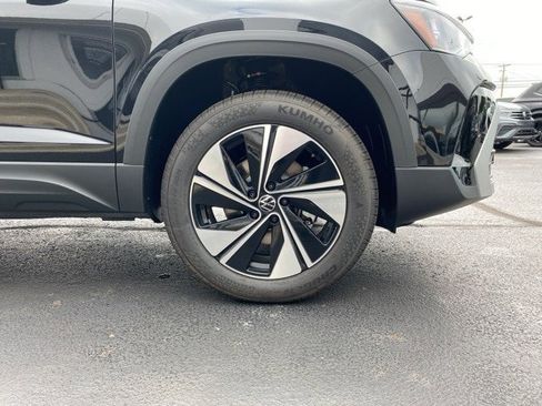 New 2025 Volkswagen Taos SE image 20