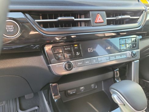 Certified 2025 Kia Seltos S FWD image 19
