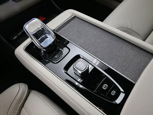 New 2026 Volvo XC90 B6 Ultra w/ Protection Package Premier image 18
