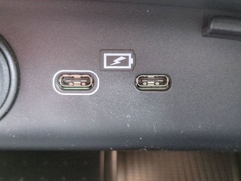 New 2026 Volvo XC40 B5 Plus w/ Protection Package Premier image 21